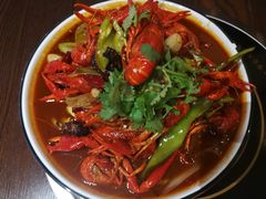 -虾弄弄海派小龙虾·牛羊蝎子火锅