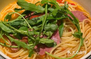 Black Pepper Beef Sour Soup Spaghetti