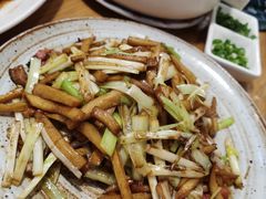 韭黄杏鲍菇-山楂树融合菜餐厅