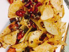 -扒虾小妹儿麻辣海鲜(宏图街店)