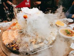 小海标准-日进一片海.生腌海鲜火锅.宵夜烧烤(三里屯总店)