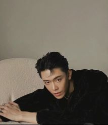 -一家只做男发烫染的店