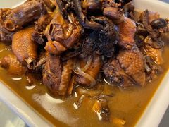 小鸡炖蘑菇-钰田大院·怀柔地道农家菜·烤虹鳟鱼(雁栖湖店)