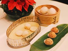 芝麻奶黄煎堆仔-天龙轩(香港丽思卡尔顿酒店)