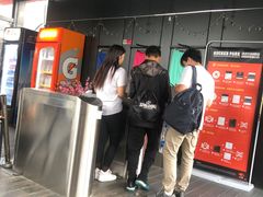 -洛克公园·篮球·足球·羽毛球(莘庄店)