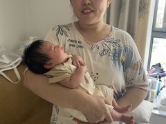 -秋歌护理·月嫂·育儿嫂(浦东医院店)