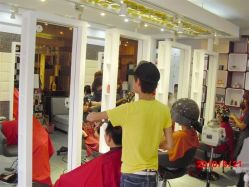 拉菲亚员工在工作中-拉菲亚美发