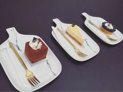 -UNI UNI(环亚凯瑟琳店)