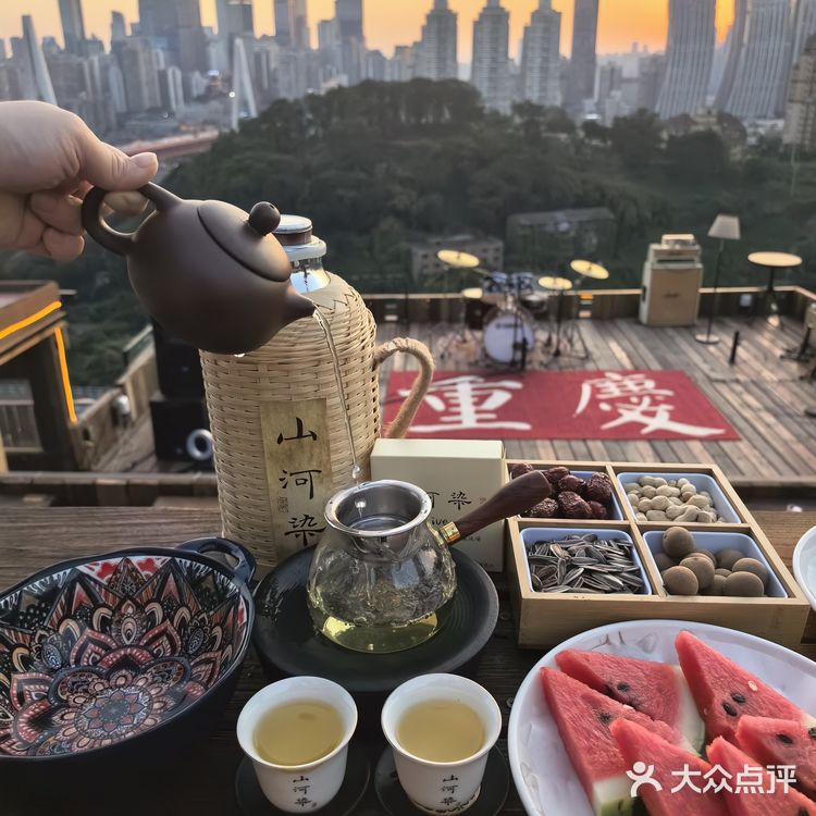 南山暮色里✨带闺蜜撞进重庆夜景的诗行～