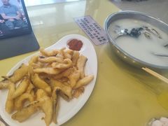 -雪湖煜辰鱼头老店(雪野湖店)