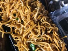 铁板炒面-小山羊功夫串老地摊店