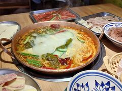 -洱火云南酸菜牛肉火锅(石景山当代商城店)