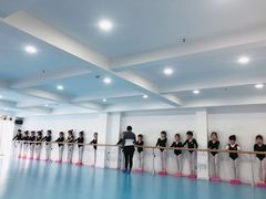 -西安小天鹅艺术团(曲江Alice店)