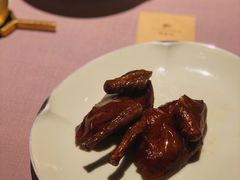 金牌妙龄乳鸽-新荣记(南京西路店)