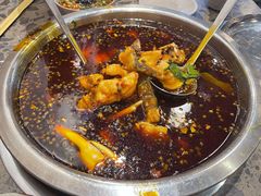 红汤锅-肖肖酸萝卜鱼火锅(总店)