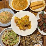 在青岛你永远可以相信学校旁边人均30的平价炒菜饭店！