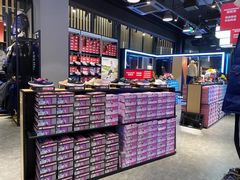 -SKECHERS 斯凯奇(上海国际时尚中心店)