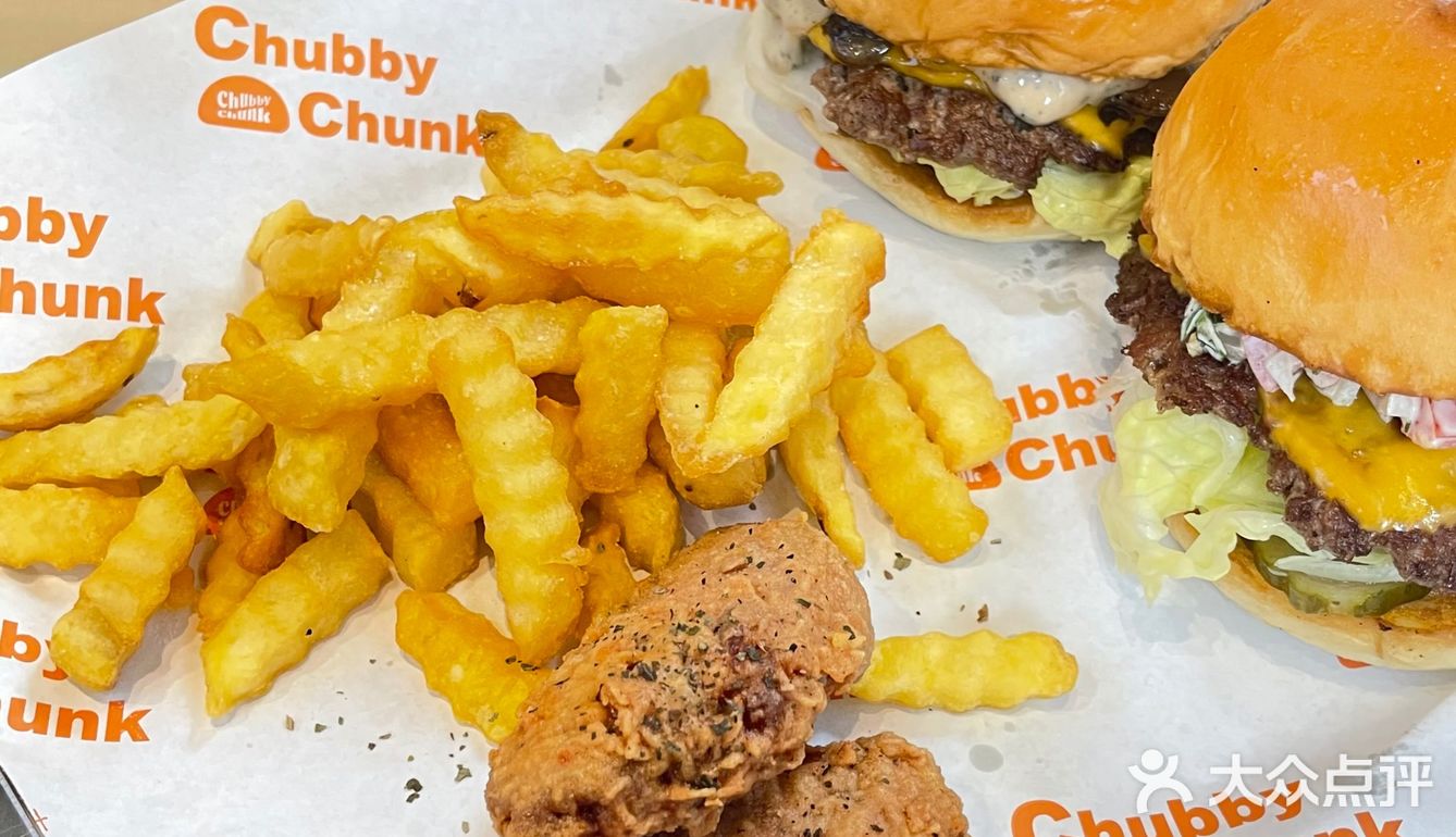 无意间经过一家汉堡店🍔味道不错，环境也可以