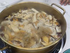 -阿鹏故事野生菌火锅(古城店)