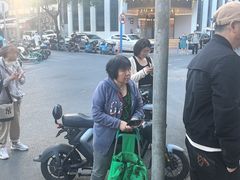 -梅记大块头爆鱼店(乍浦路店)