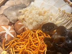 -尚尚仙·酸汤猪手·猪肚鸡火锅(华联万柳购物中心店)