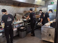 -The Habit Burger Grill 哈比特汉堡(复兴soho店)