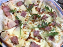 -Gather pizza