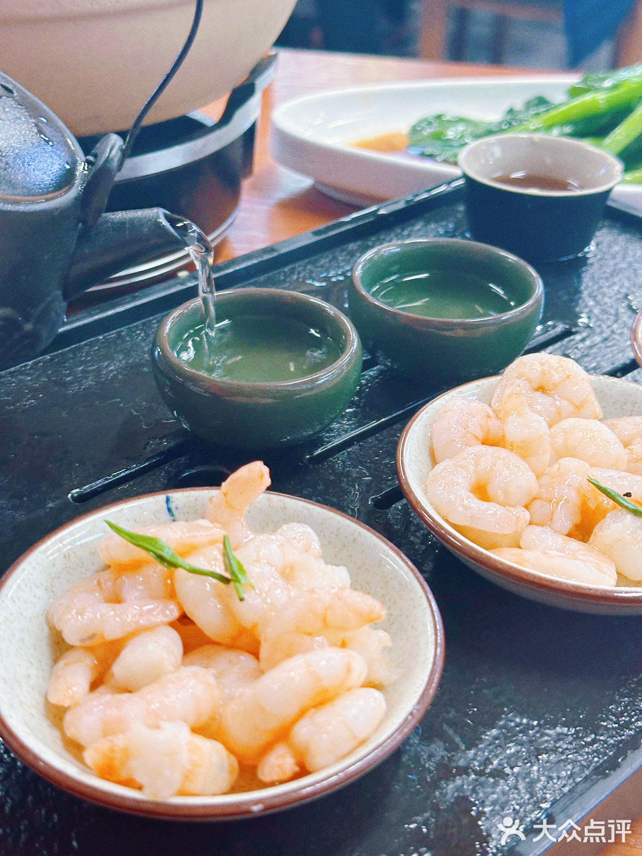 在西湖边，吃一口正宗杭帮菜，不错哦