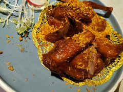 避风塘乳鸽-点都德·毕德寮