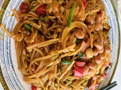 特色爆炒螺蛳粉-柳州宾馆-云霄阁·旋转餐厅