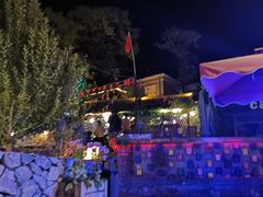 -百里峡七彩艺术小镇