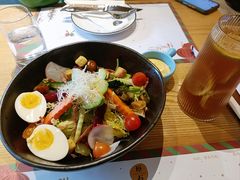 托斯卡尼蔬菜沙拉配酸奶芒果汁-原石牛扒·约会餐厅(龙城万科里店)