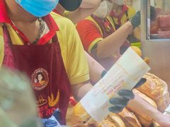 -Bánh Mì Huynh Hoa