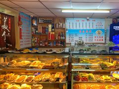面包甜点陈列柜-正宗天津烧麦馆(柳州路店)