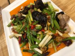 -兔行天下-鸿鹤鲜锅兔(中海国际店)