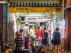 -Bánh Mì Huynh Hoa