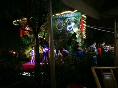 -茅草房·河畔园林火锅