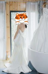 -Lady  Jane高端婚纱礼服馆