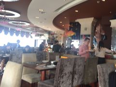 -荣誉国际酒店-云顶旋转餐厅