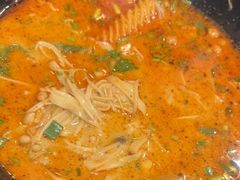 -吕阿婆骨汤麻辣烫(云岗店)