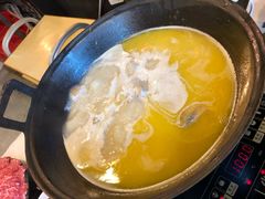 -鲜入围煮花胶鸡海鲜火锅