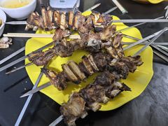 -烤肉小伙烤肉店