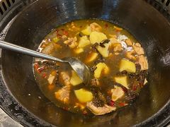 小笨鸡蘑菇锅-炮爷东北铁锅炖(棠安路店)