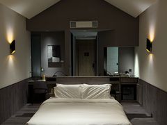 -上海虹桥中心爱琴海亚朵S酒店