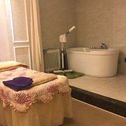 -悦芳庭美肤美体品牌集合店