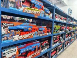 -逝水玩具折扣店