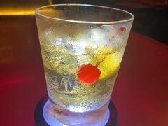 -饮湖威士忌鸡尾酒吧