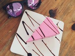 火龙果乳酪慕斯-灯塔咖啡馆BOOK·Coffee Shop