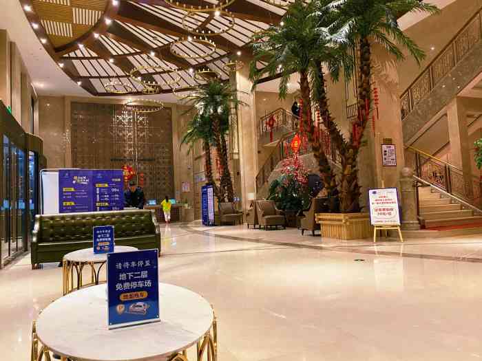 歇业关闭 瑞丽水城(西区店) 柯城区洗浴中心 2人