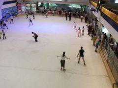 -正佳冰河湾真冰滑冰场